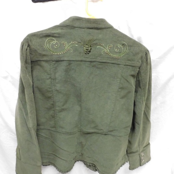Brand New Artisan's Green Corduroy Button-Down Jacket (Unisex) with Embroidery - Picture 2 of 4